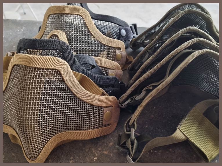 alquilar-equipacion-mascara-airsoft-en-campo-partidas-grupos-despedida-familia-valencia-espana-v1